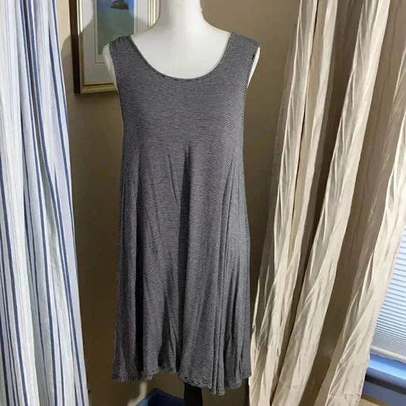 American Eagle size M black and white striped swing dress, open back - Picture 1 of 6